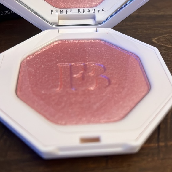 FENTY WATTABRAT - Picture 3 of 5